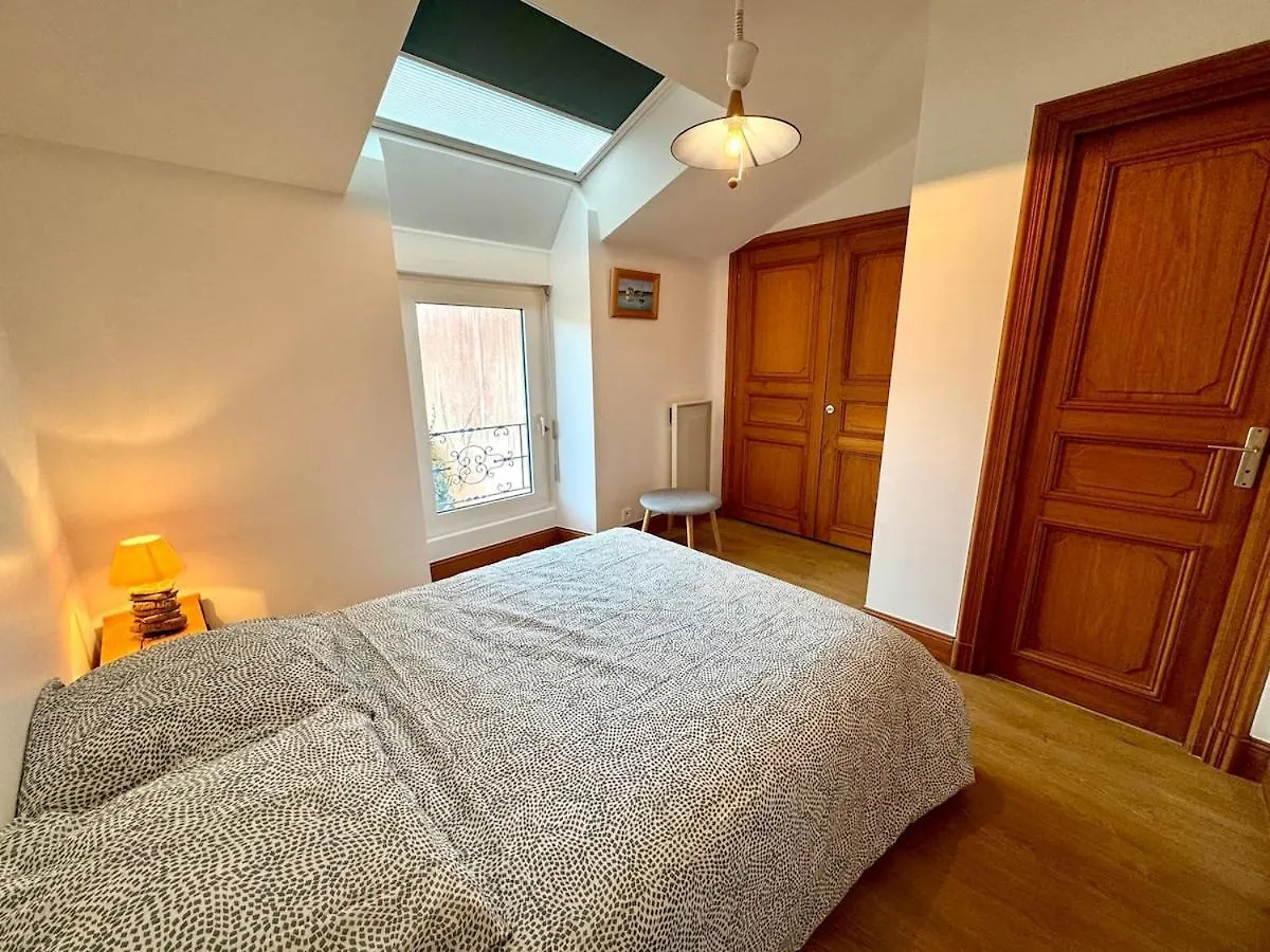 Ferienhaus Ker-Roudy, Gite Spatieux A Deux Pas Du Plan D'Eau Étel